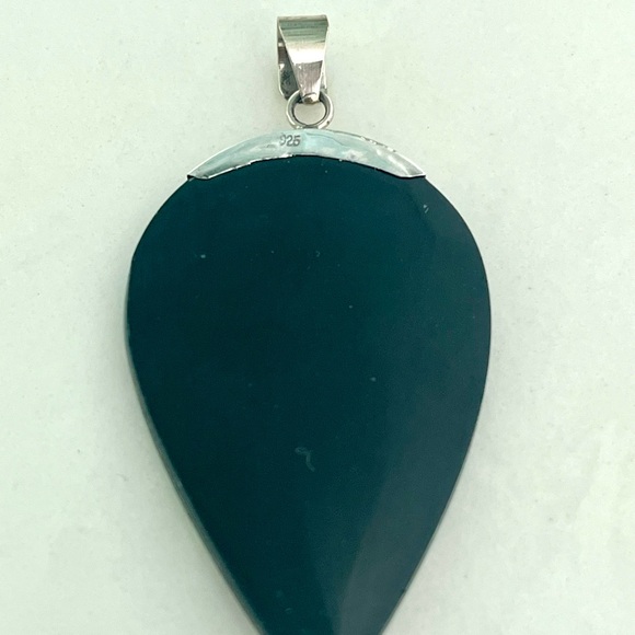 Abalone Shell Silver Pendant - Picture 4 of 6